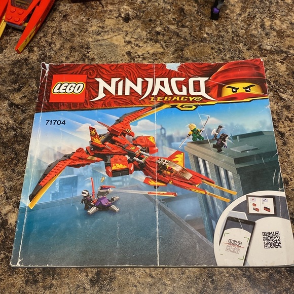 Ninjago legos, approximately 5 pieces missing. Lego 71704 - Picture 5 of 5